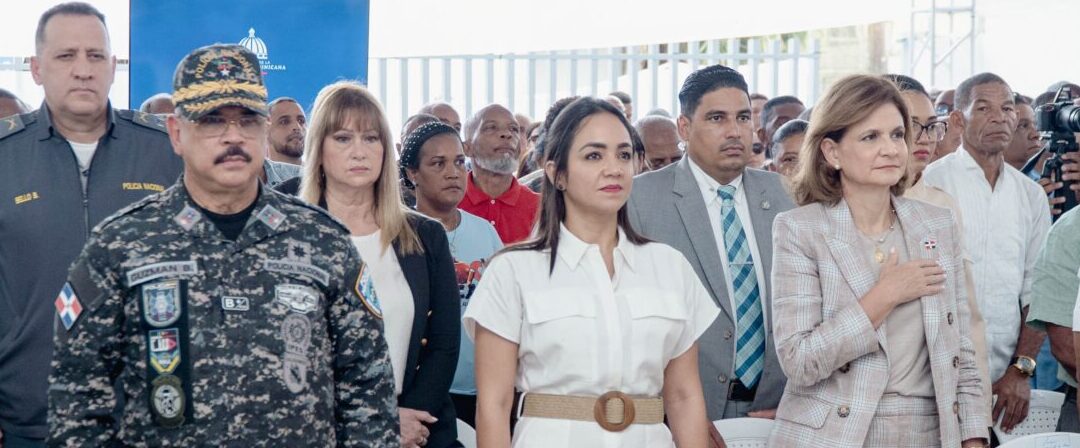 Raquel Peña inaugura obras en Santo Domingo