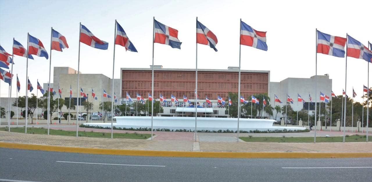 Todo listo en la Asamblea Nacional: Legisladores se reúnen para la toma de posesión presidencial