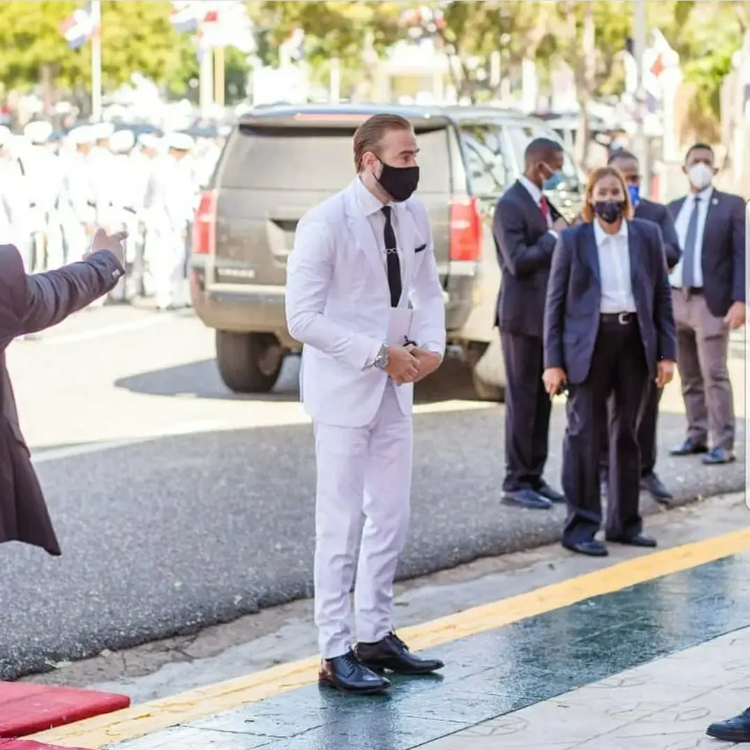 La elegancia se viste de blanco en toma de posesión del presidente Abinader