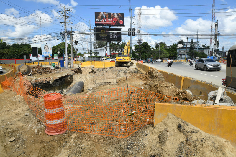 Provocan caos en el tránsito de la avenida Isabel Aguiar por obras