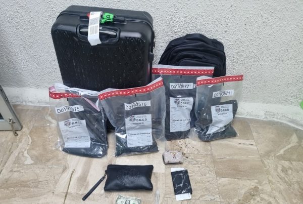 Capturaron a una mujer que intentaba traer 5 kilos de cocaína a España por PC