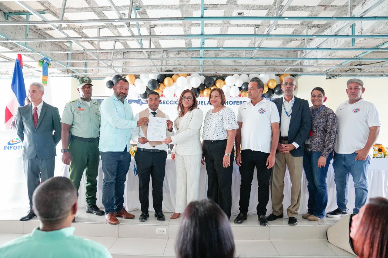 INFOTEP certifica mil 102 conductores en seguridad vial en manejo de vehículos pesados categoría 03 y 04