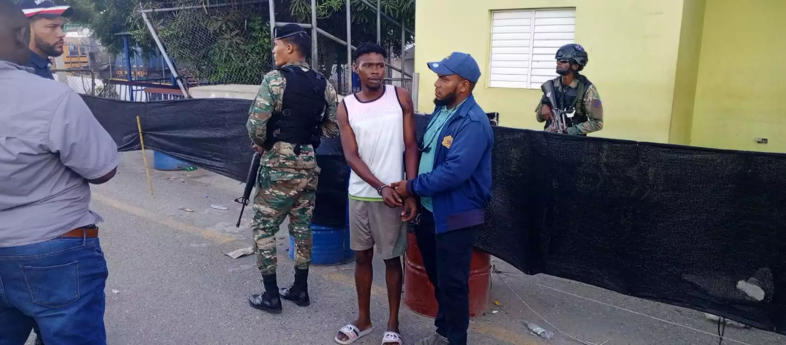 Autoridades entregan prófugo de cárcel haitiana que tenía varios años escondido en Santiago