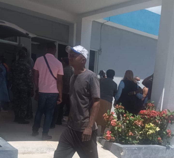 Estudiantes y profesores se intoxican por pesticidas, en Padre Las Casas de Azua