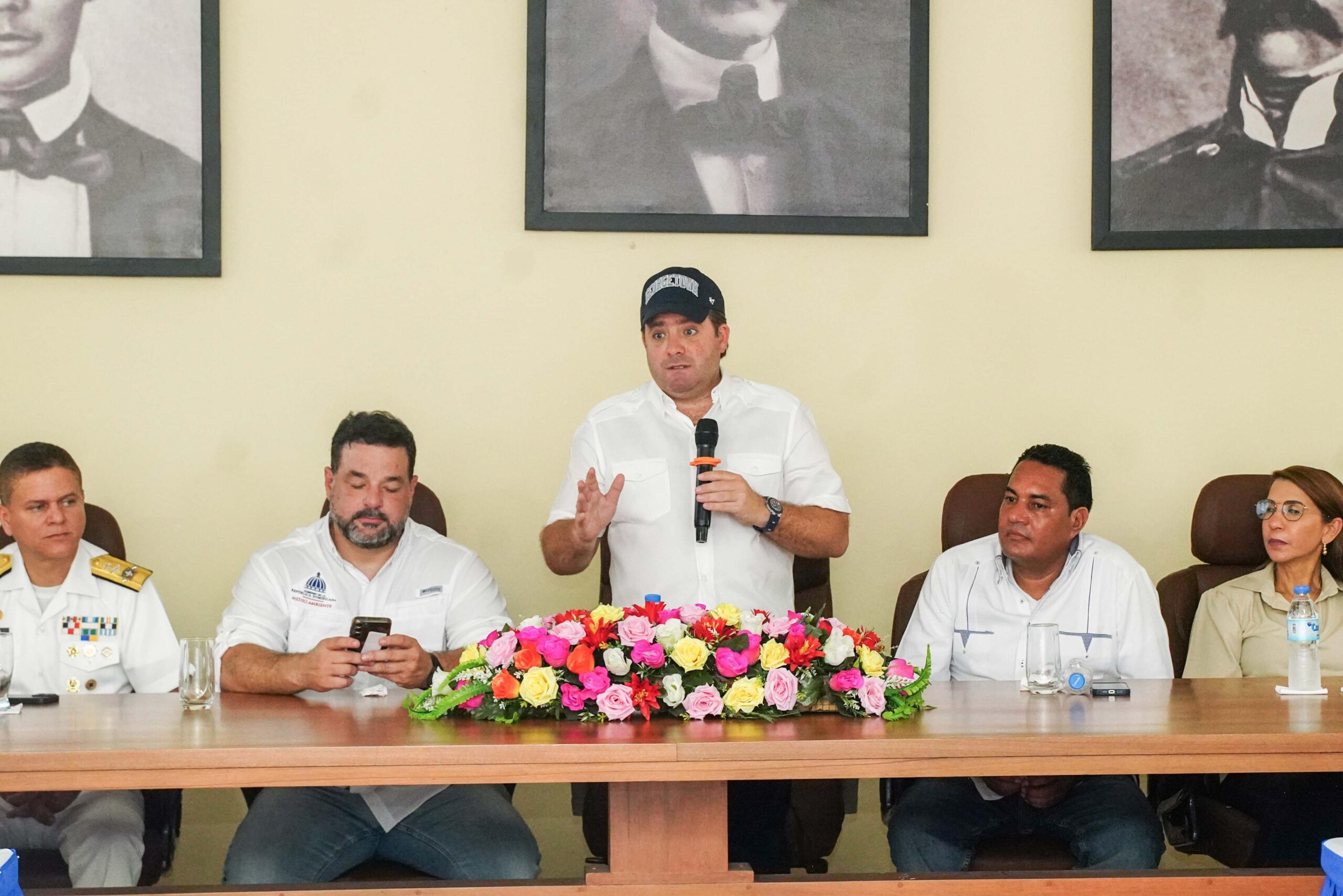 Ministro Paliza promueve turismo sostenible en Luperón