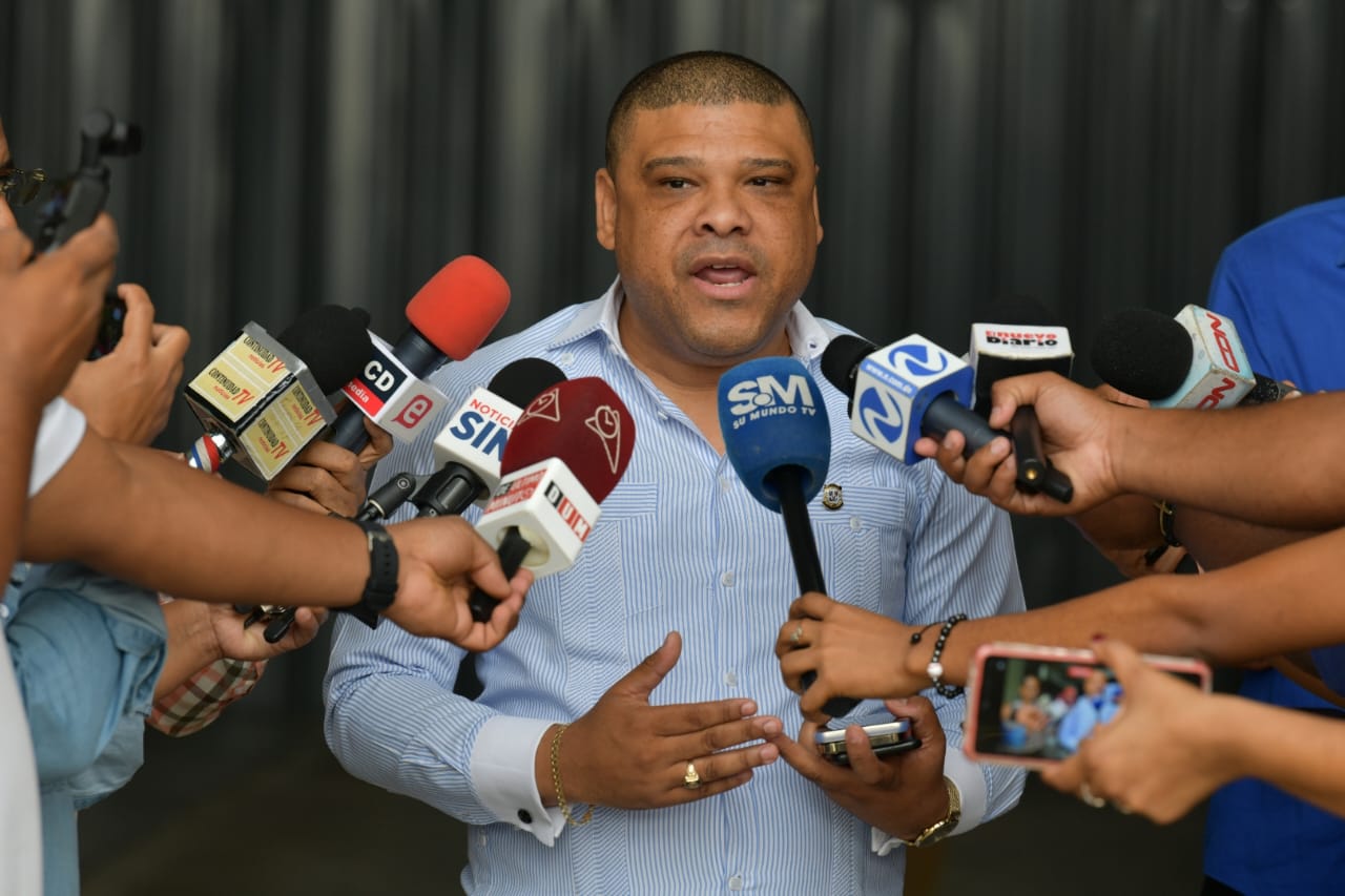 Diputado PRD presenta proyecto de Ley dispone establecer una Escuela de Artes en cada municipio del país