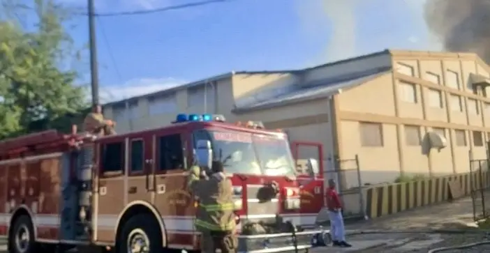 2 naves de zona franca fueron afectadas por incendio en Moca