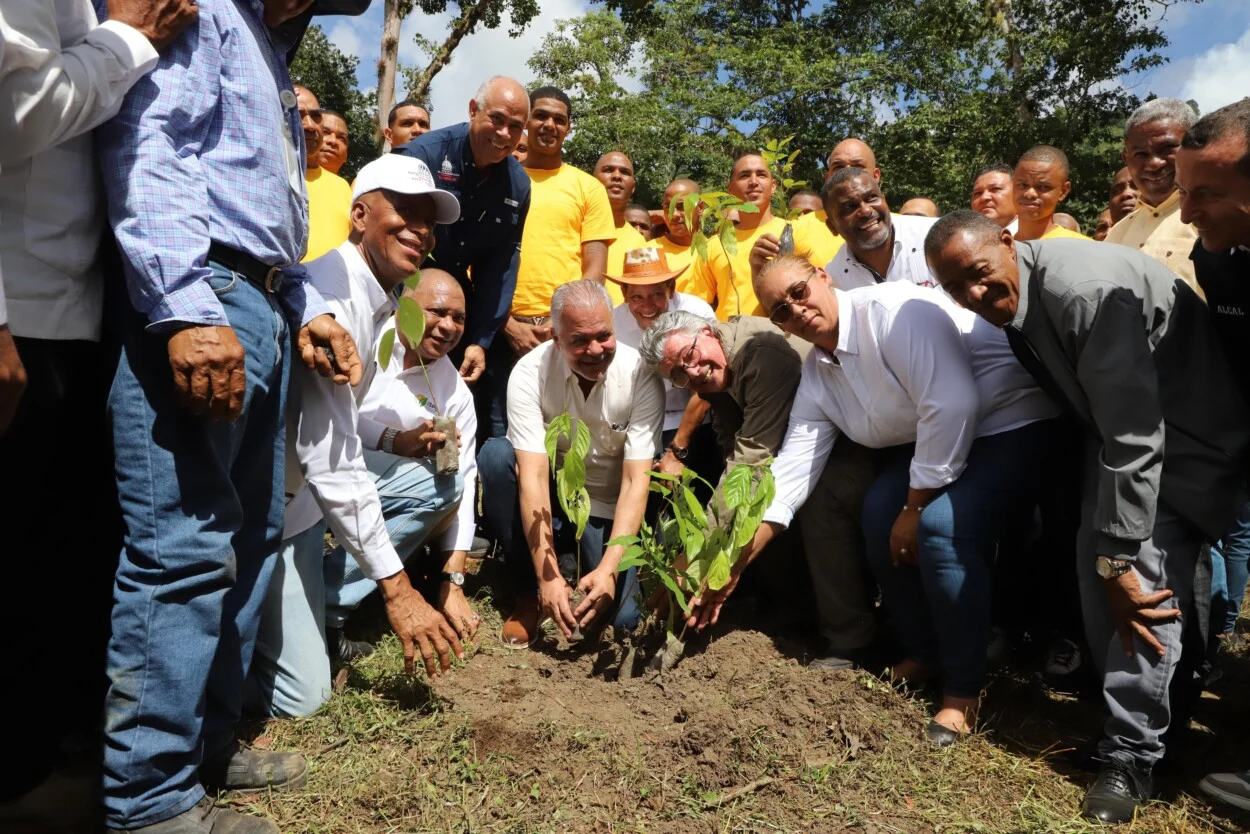 Reclusos participan en jornada de reforestación impulsado por EGEHID y ONAPREP