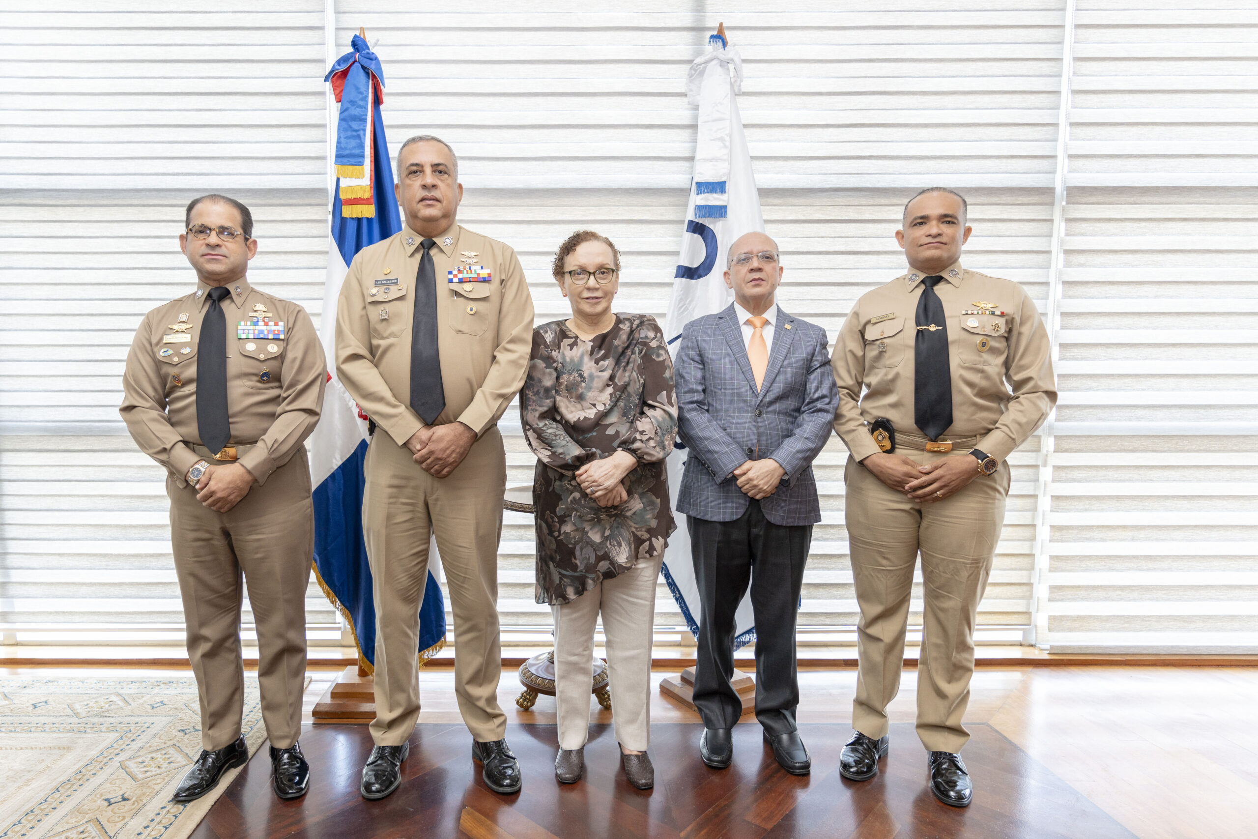 Procuradora Germán Brito recibe visita de cortesía del nuevo director General de Migración, vicealmirante Lee Ballester