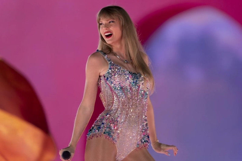 Taylor Swift superó a Rihanna como la artista musical femenina más rica del mundo