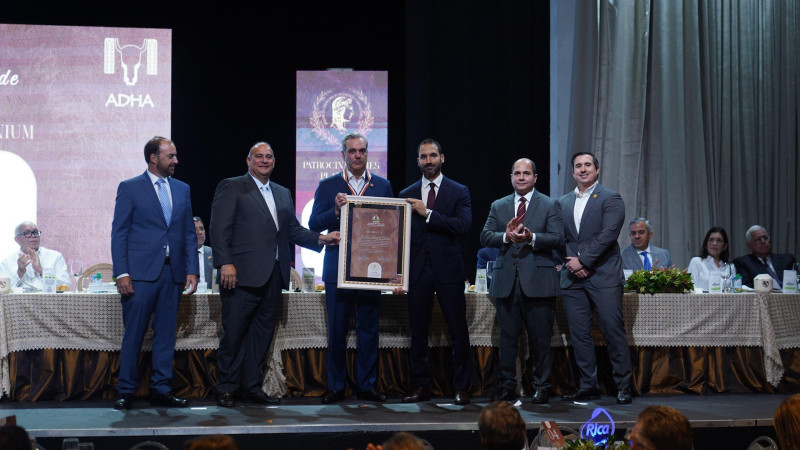 Abinader exhorta mantener el optimismo en el crecimiento económico de RD