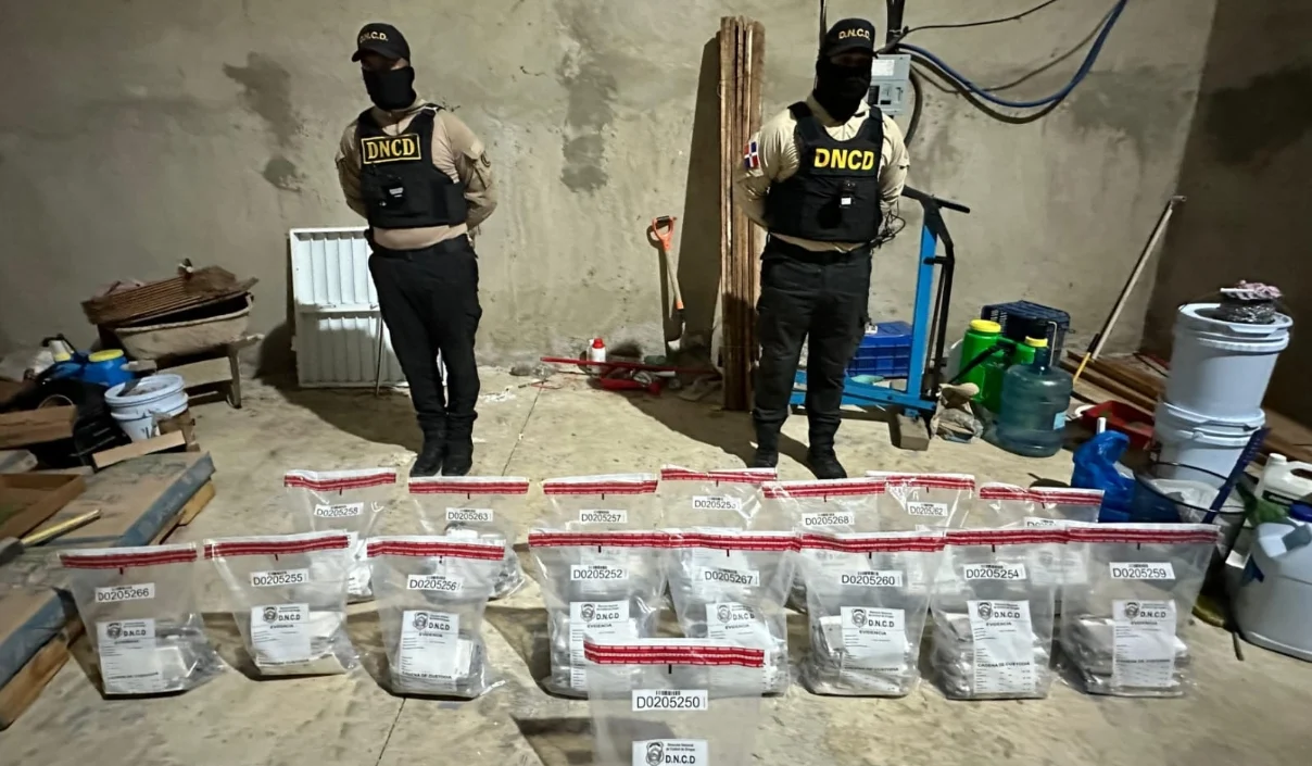 Incautan 158 láminas de cocaína en La Vega