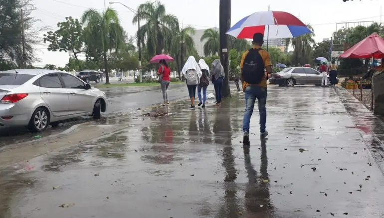 Aguaceros continuarán en provincias del sur, el este y norte