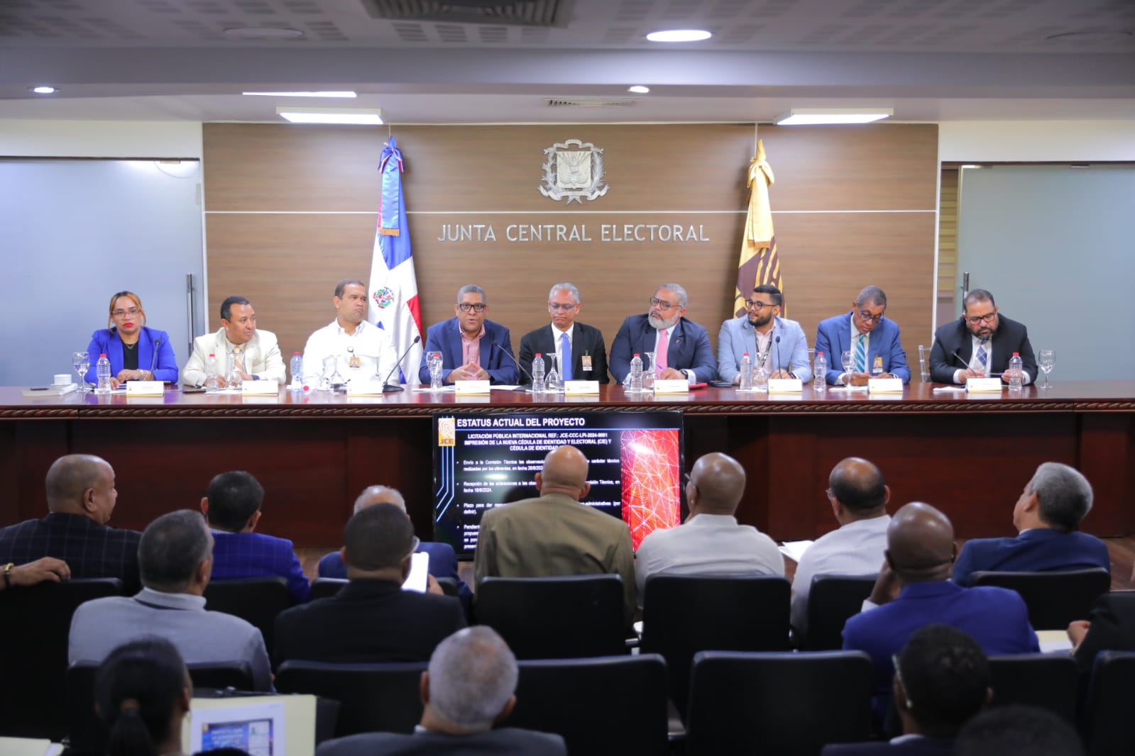 JCE presenta avances del proyecto de renovación de cédula de identidad