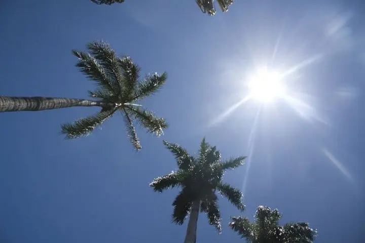 Cielo mayormente soleado en la mañana del domingo, en la tarde volverán los aguaceros por nueva vaguada