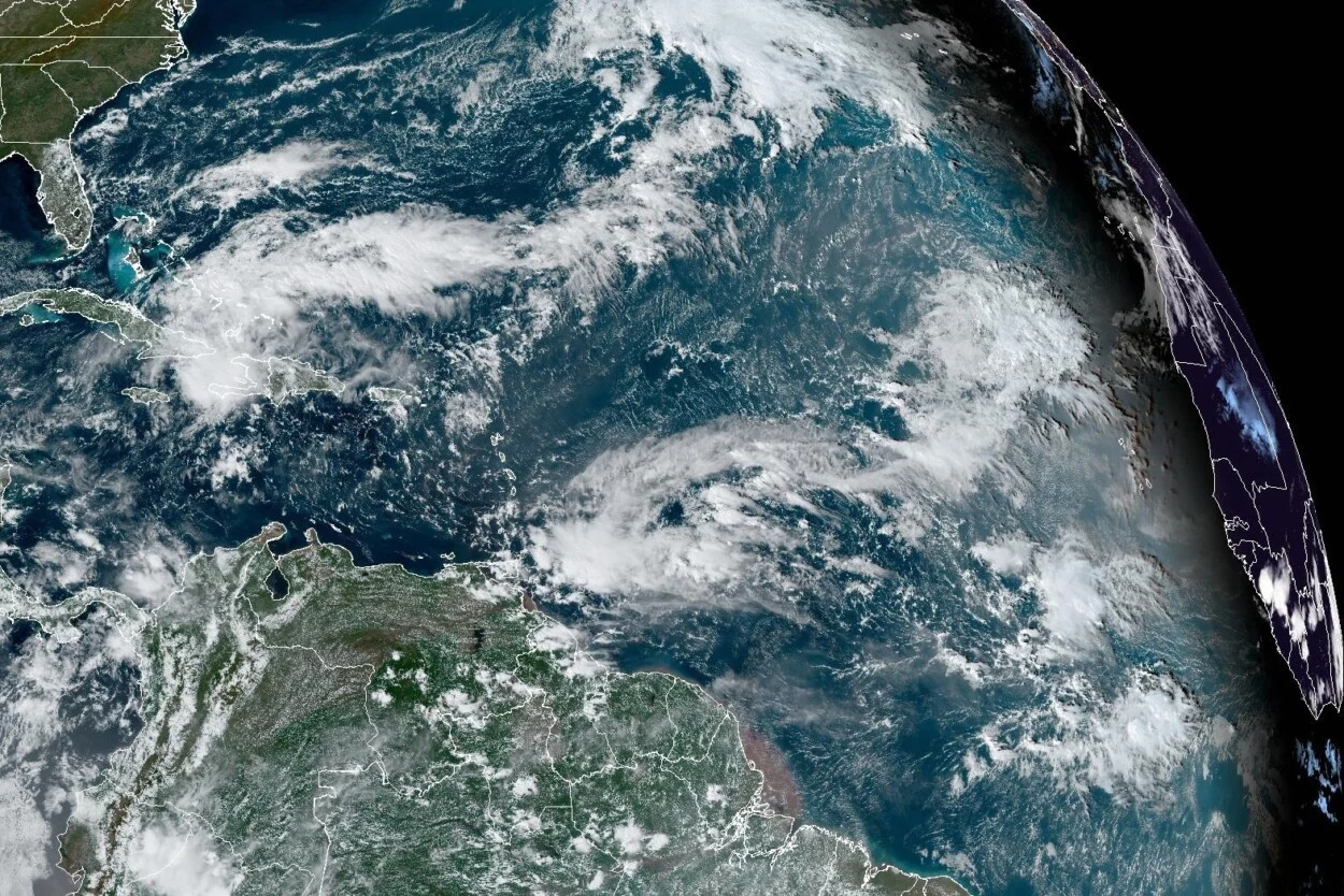 Tormenta tropical Oscar deja intensas lluvias sobre el este de Cuba y se dirige a Bahamas
