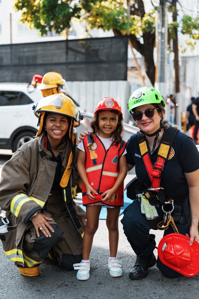 Familias celebran con alegría las actividades de Naco Peatonal
