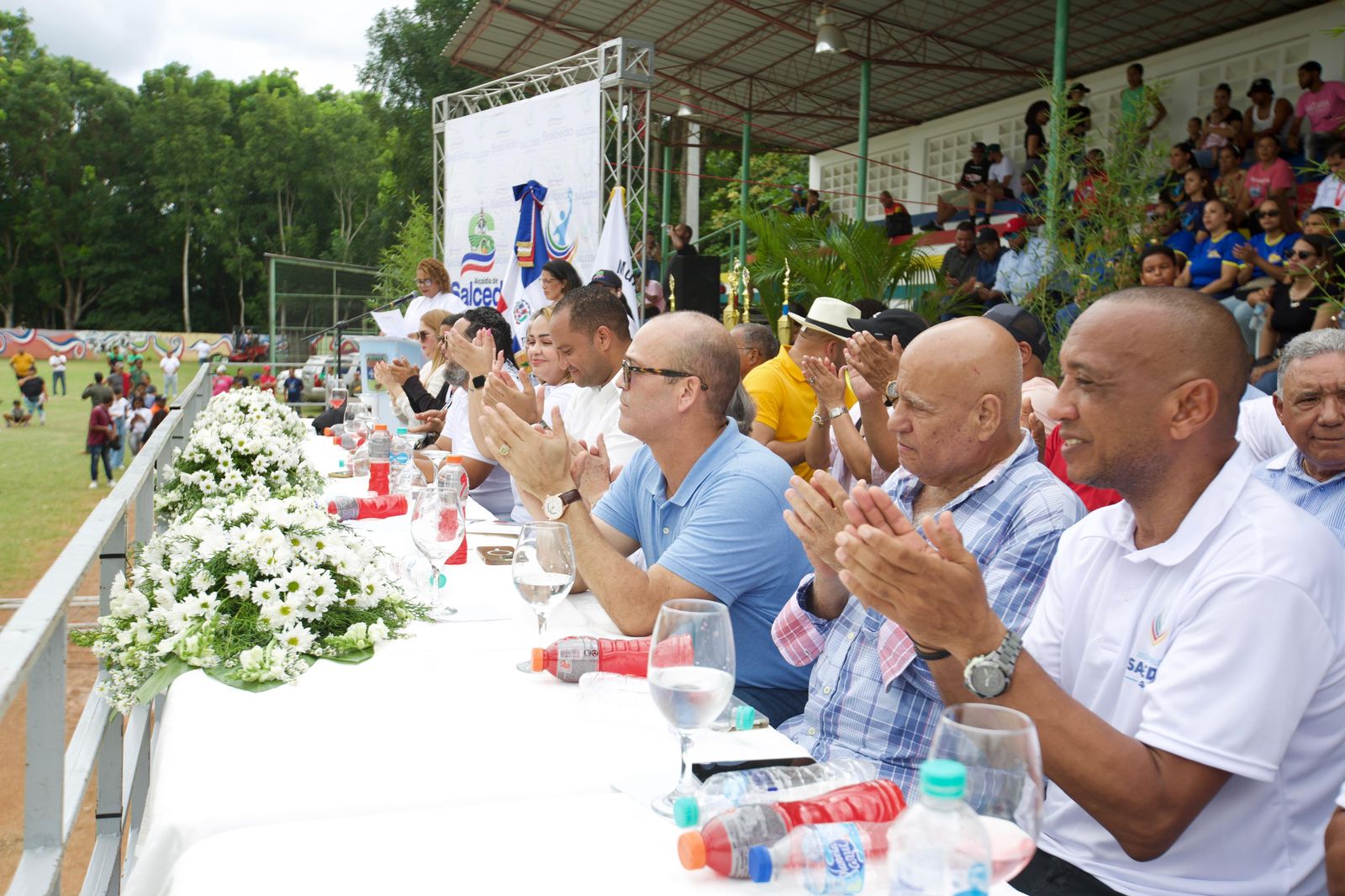 Alcalde de Salcedo, Juan Ramón Hernández, encabeza histórica inauguración de los Juegos Municipales 2024