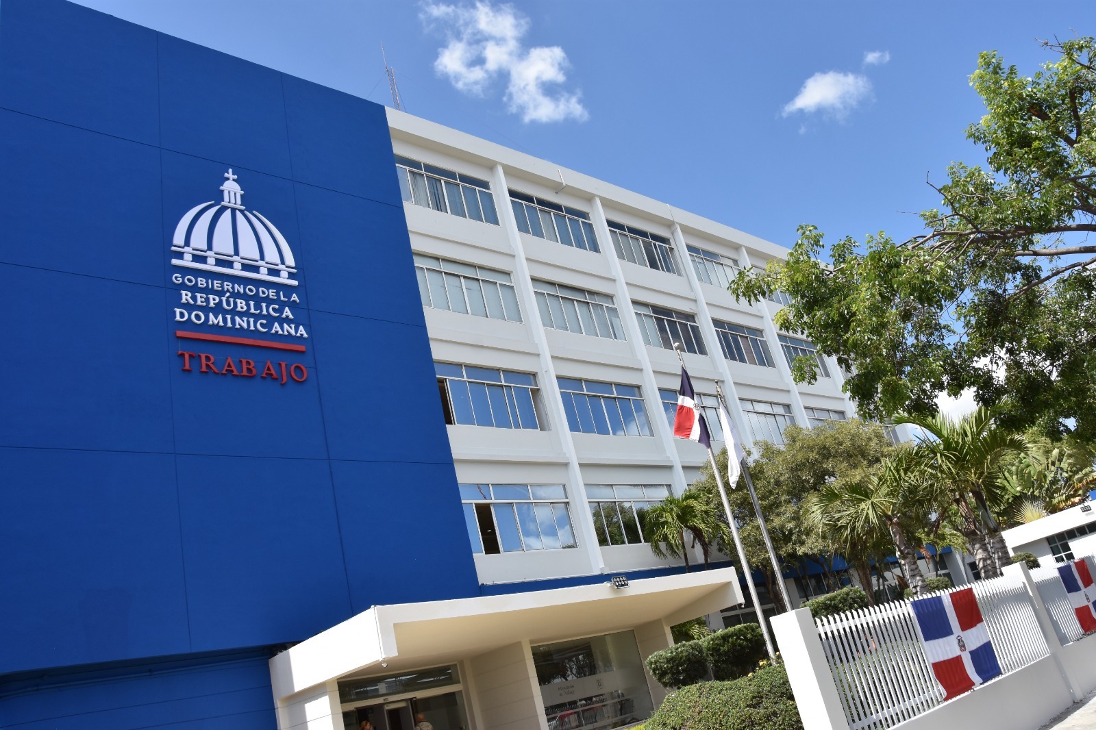 Ministerio de Trabajo Informa Cambio del Feriado del Día de la Constitución al Lunes 4 de Noviembre