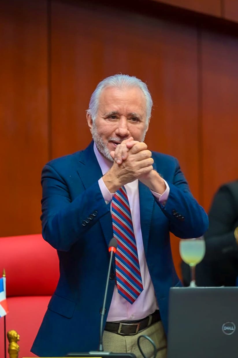 Senador Antonio Taveras llama PRM y precandidatos a centrarse en impulsar reformas