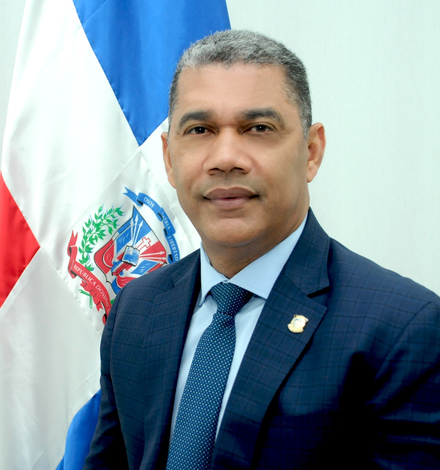 Diputado Domingo de León somete proyecto que crea Dirección General de la Policía Municipal