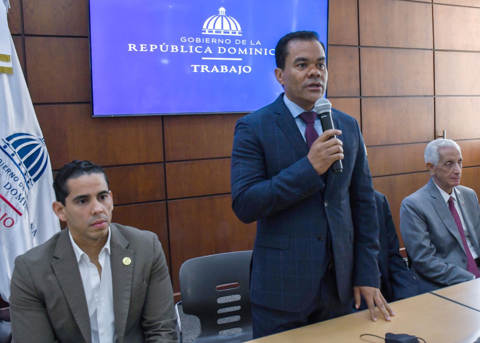 Elías Báez asume dirección de la DIDA con la misión de defender derechos de los afiliados
