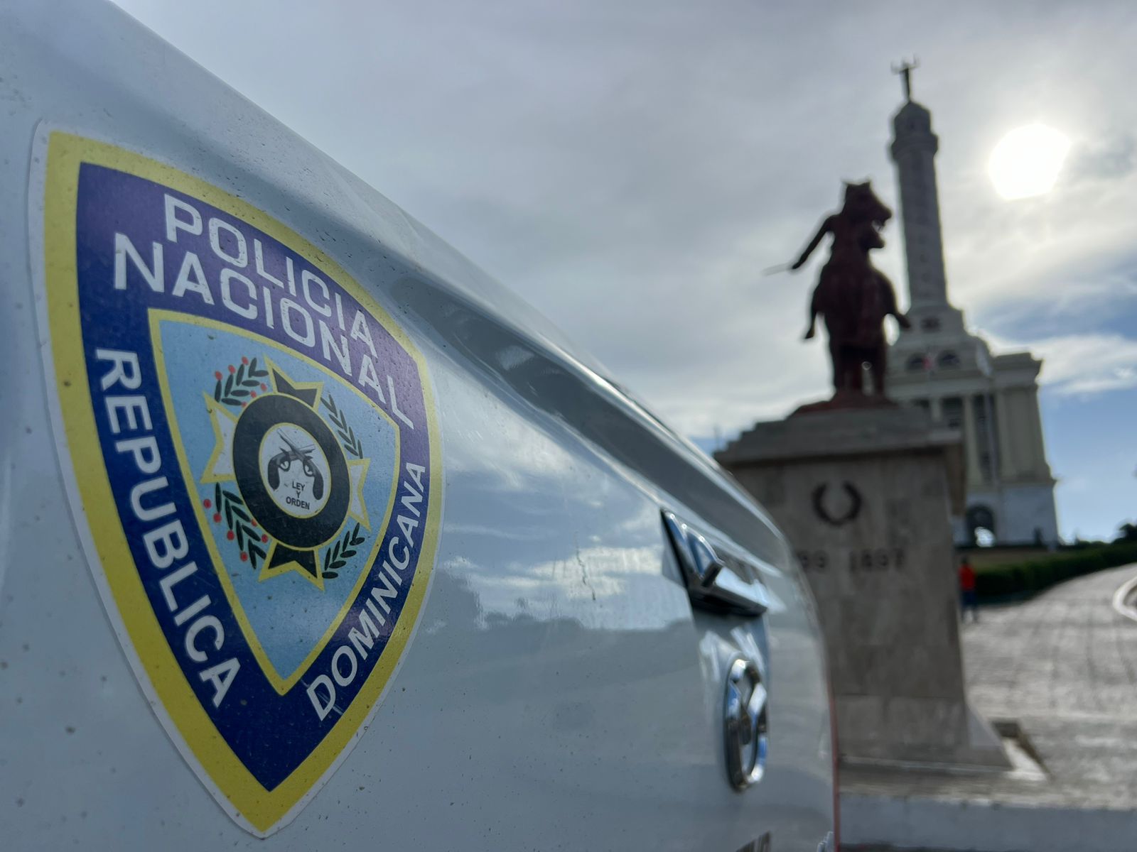 PN arresta hombre por falsificación de documentos y estafa en Santiago
