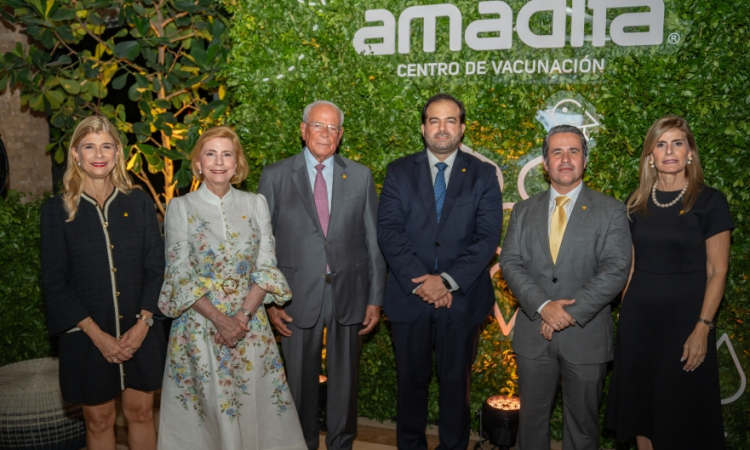 Amadita inaugura centro de vacunación en Megacentro