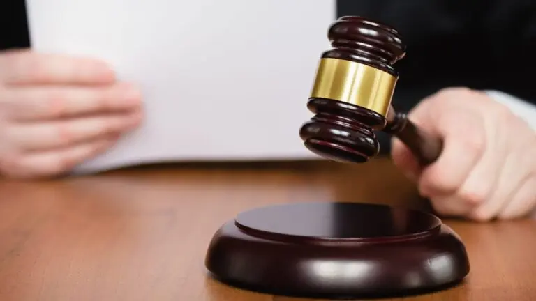 Un hombre fue condenado a 7 años de prisión por falsificación de documentos y fraude