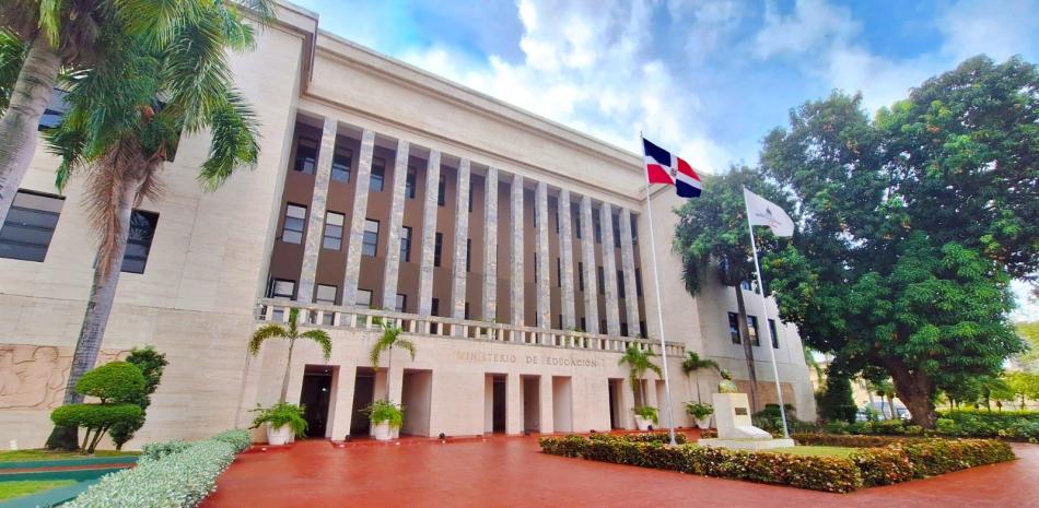 Educación transfiere RD$349 millones a los distritos educativos para sus gastos operacionales