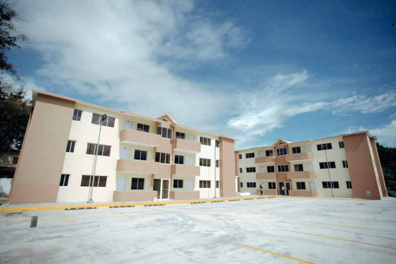 Gobierno entrega 12 nuevas viviendas en San Cristóbal