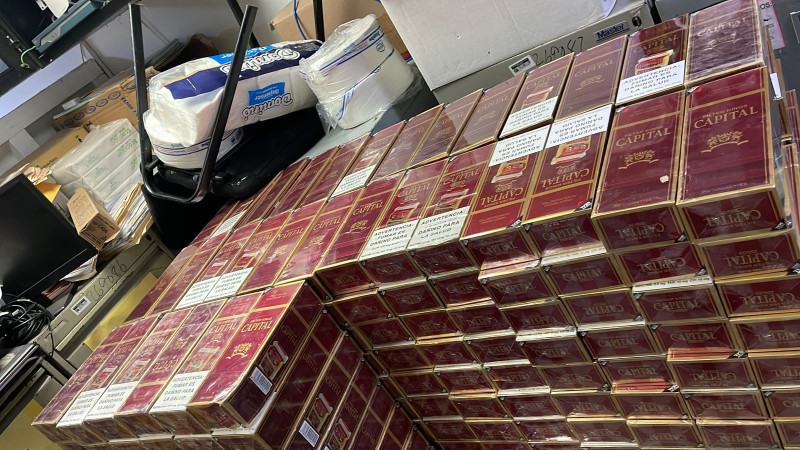 Policía confisca más de 370 mil unidades de cigarrillos de contrabando en Santiago