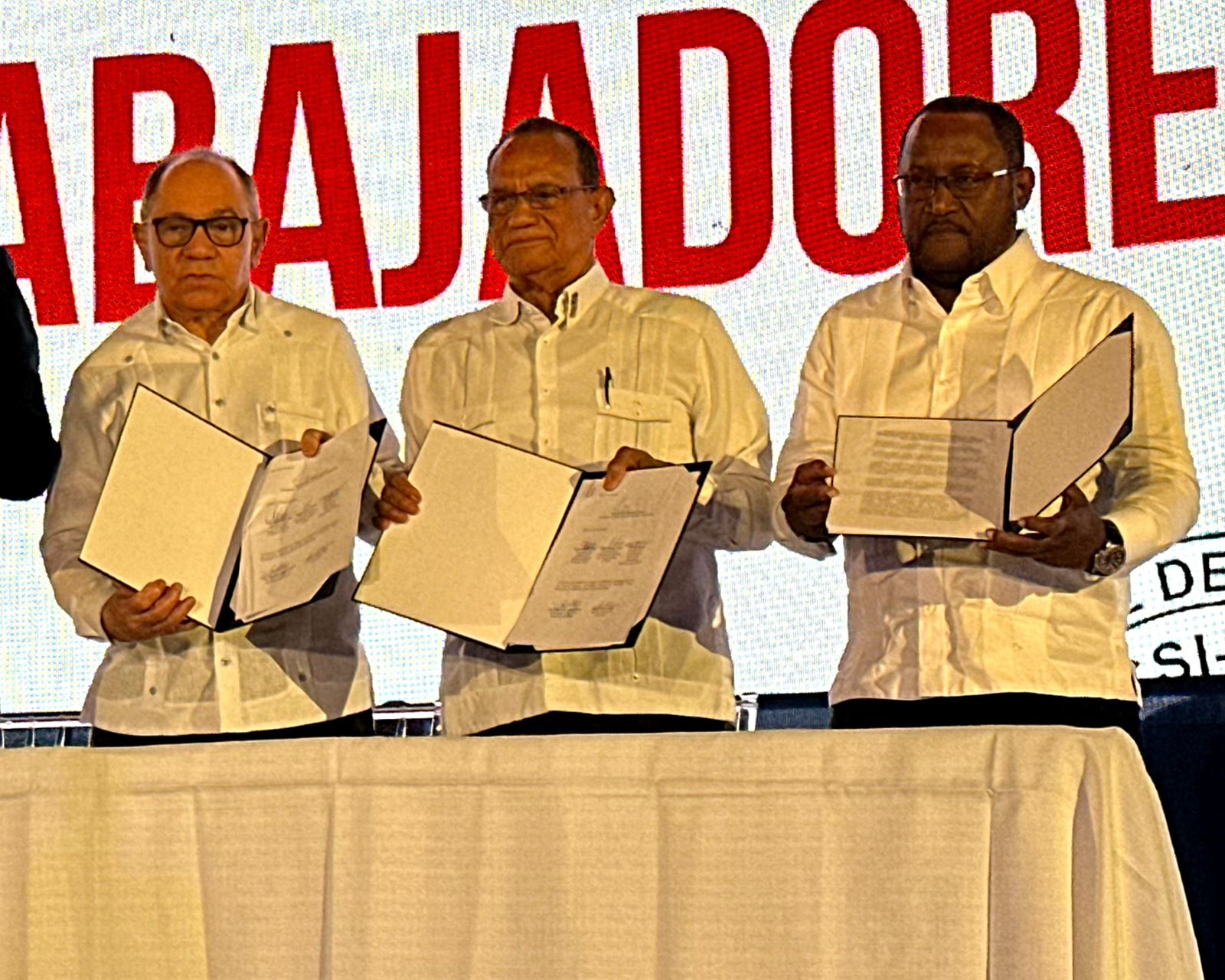 Centrales sindicales valoran eficiencia en administración de López Solís al frente del IDOPPRIL