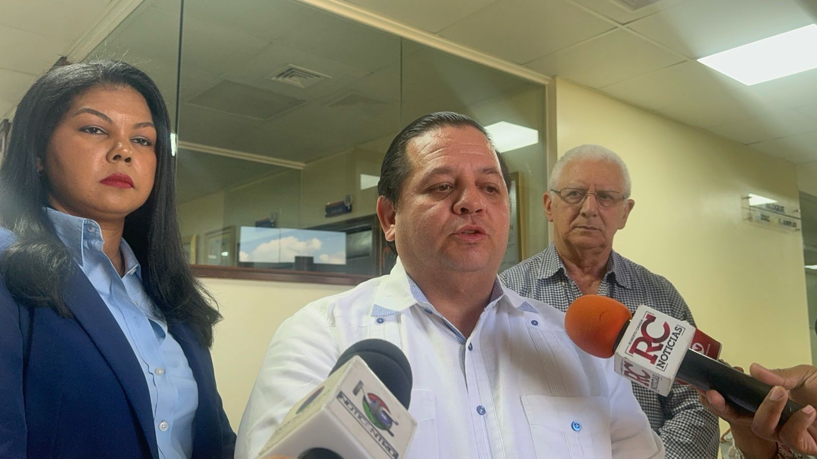 La Comisión Especial del Congreso inicia trabajos para reformar la Ley 340-06 de Compras y Contrataciones Públicas