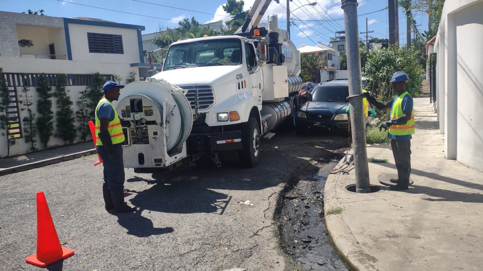 Alcaldía del Distrito Nacional incrementa limpieza de imbornales y cuneteos ante incidencia de vaguada