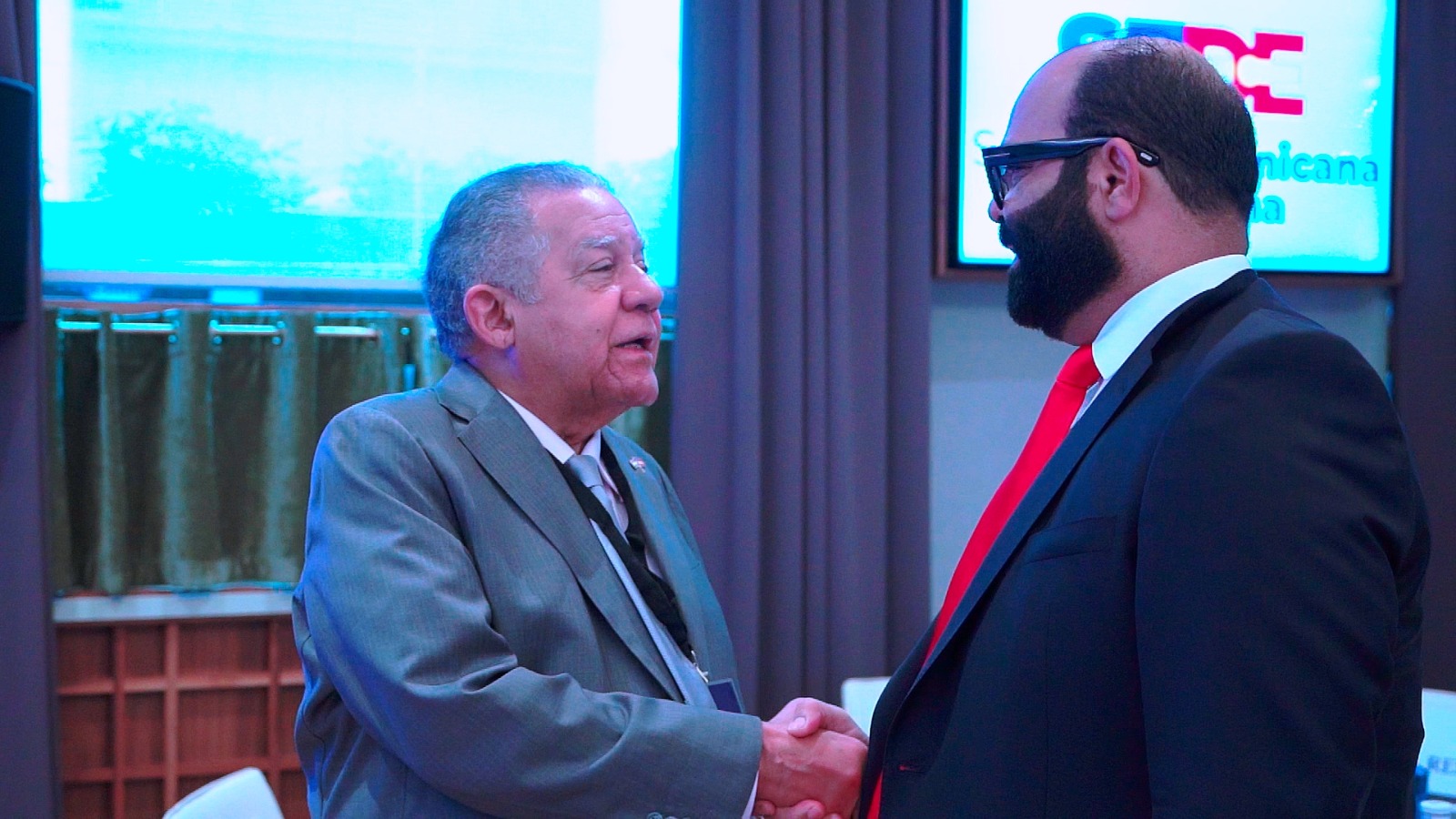 Oficina de abogados dominicana participa en Semana Dominicana en España