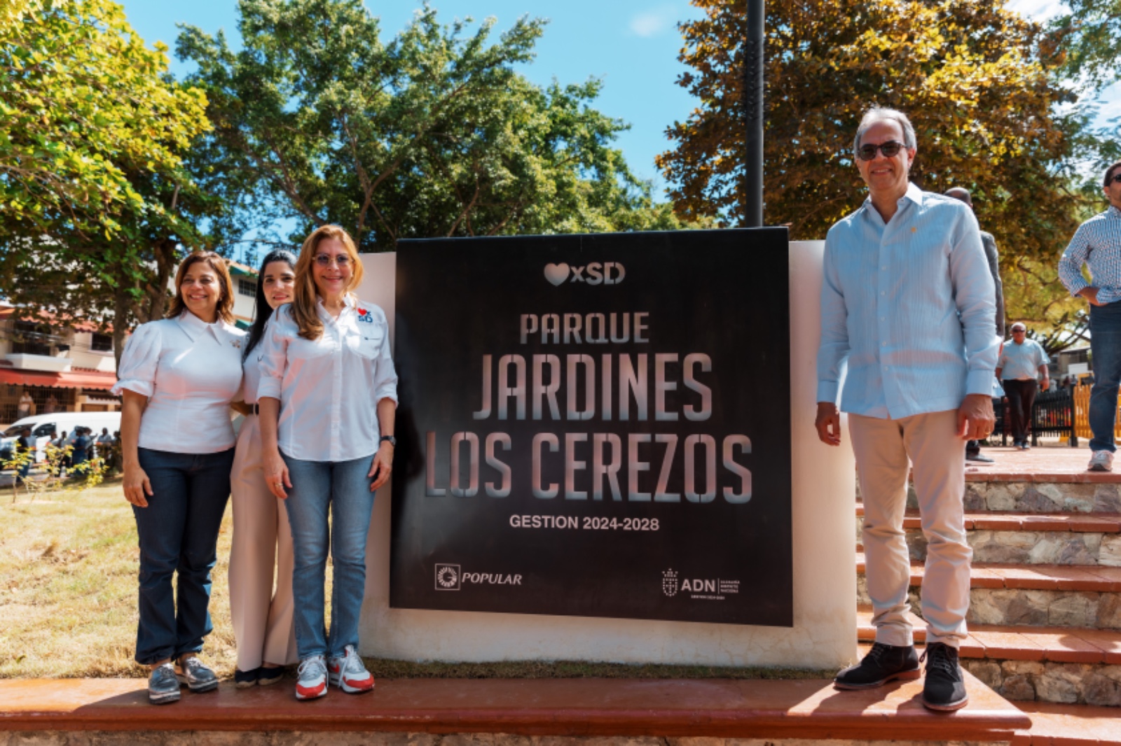 Banco Popular y Alcaldía del DN remozan parque Jardines Los Cerezos