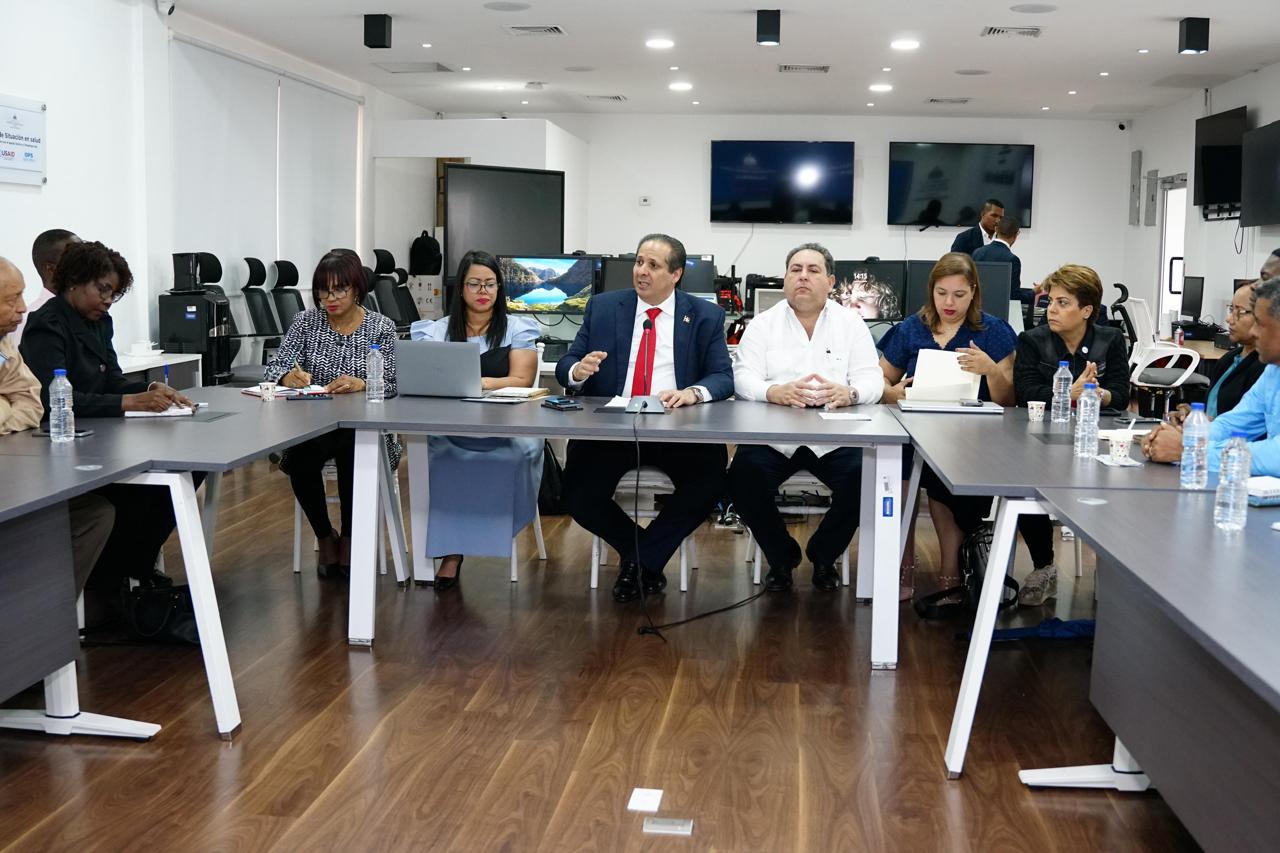 Ministro de Salud: Aumentos salariales reflejan compromiso del gobierno con todo el personal de salud