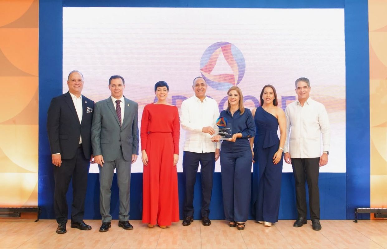 Seguros Reservas participa en la Premiación ala Excelencia en el Servicio 2024