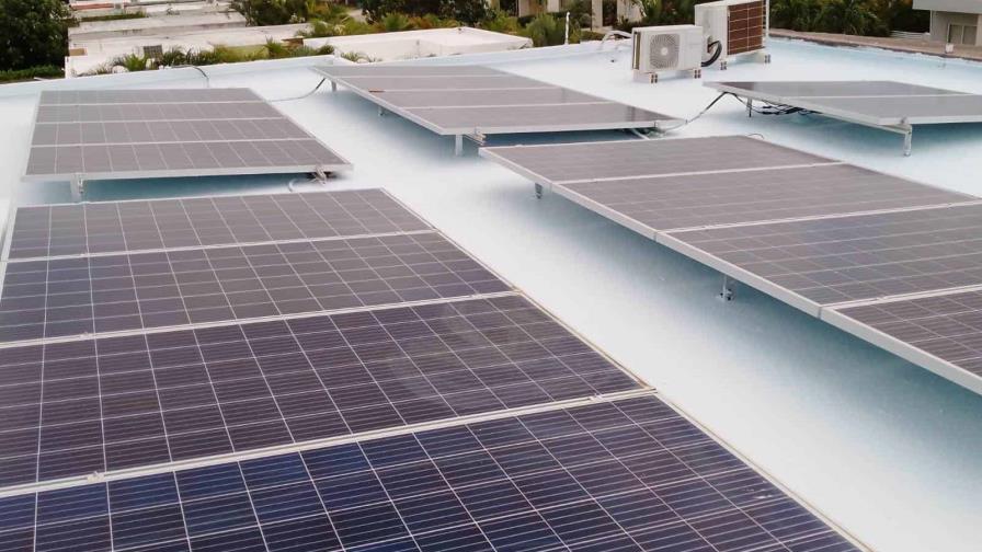 Gobierno reducirá tiempo de aprobación para instalación de paneles solares