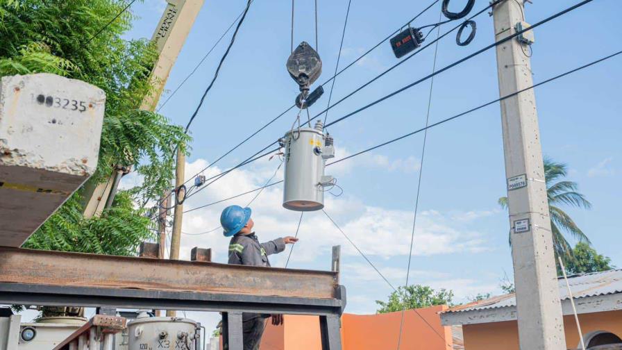 Por trabajos de MOPC y OPRET, Edesur hará interrupciones del servicio eléctrico en sectores del GSD