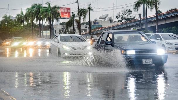 El Indomet: humedad y vaguada mantendrán ambiente lluvioso este martes