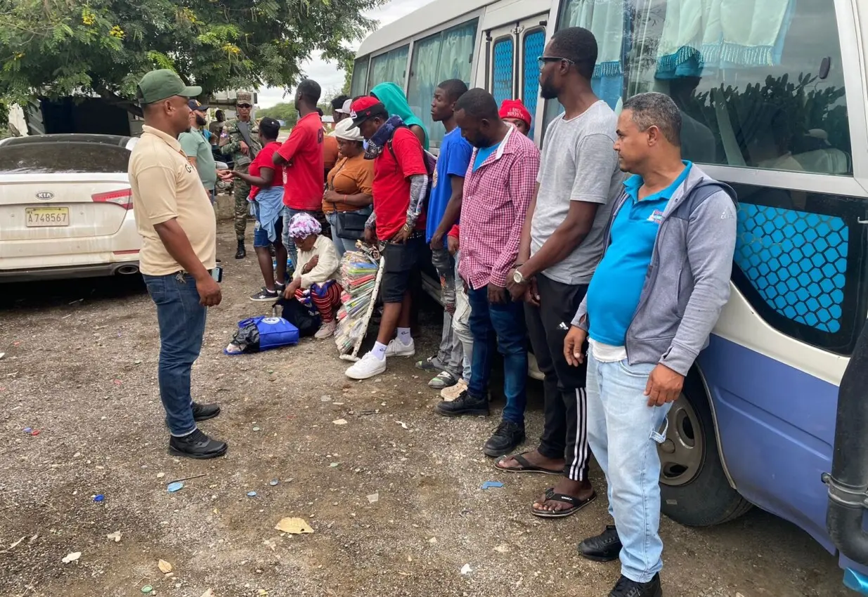 Ejército detiene otro grupo de 18 haitianos ilegales en Montecristi