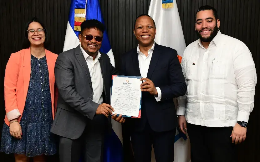 Intrant reactiva entrega de licencias operación de transporte privado tras varios años paralizado