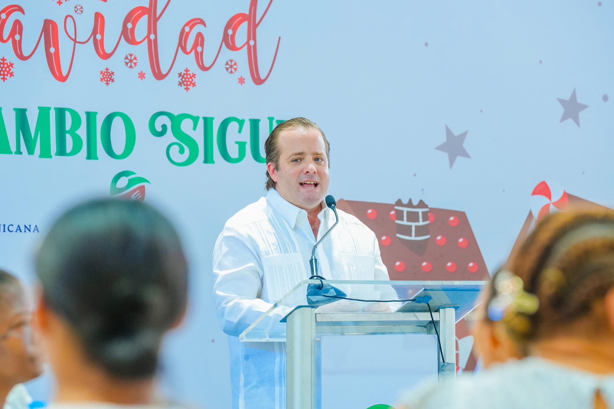 José Ignacio Paliza encabeza encuentro navideño en Azua y San José de Ocoa; entrega bonos navideños