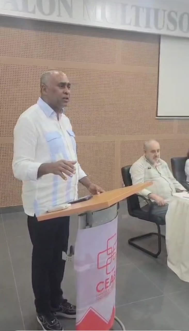 Senador Julito Fulcar encabeza tercer encuentro de socializacion del Plan Estratégico de Desarrollo Sostenible de la provincia Peravia
