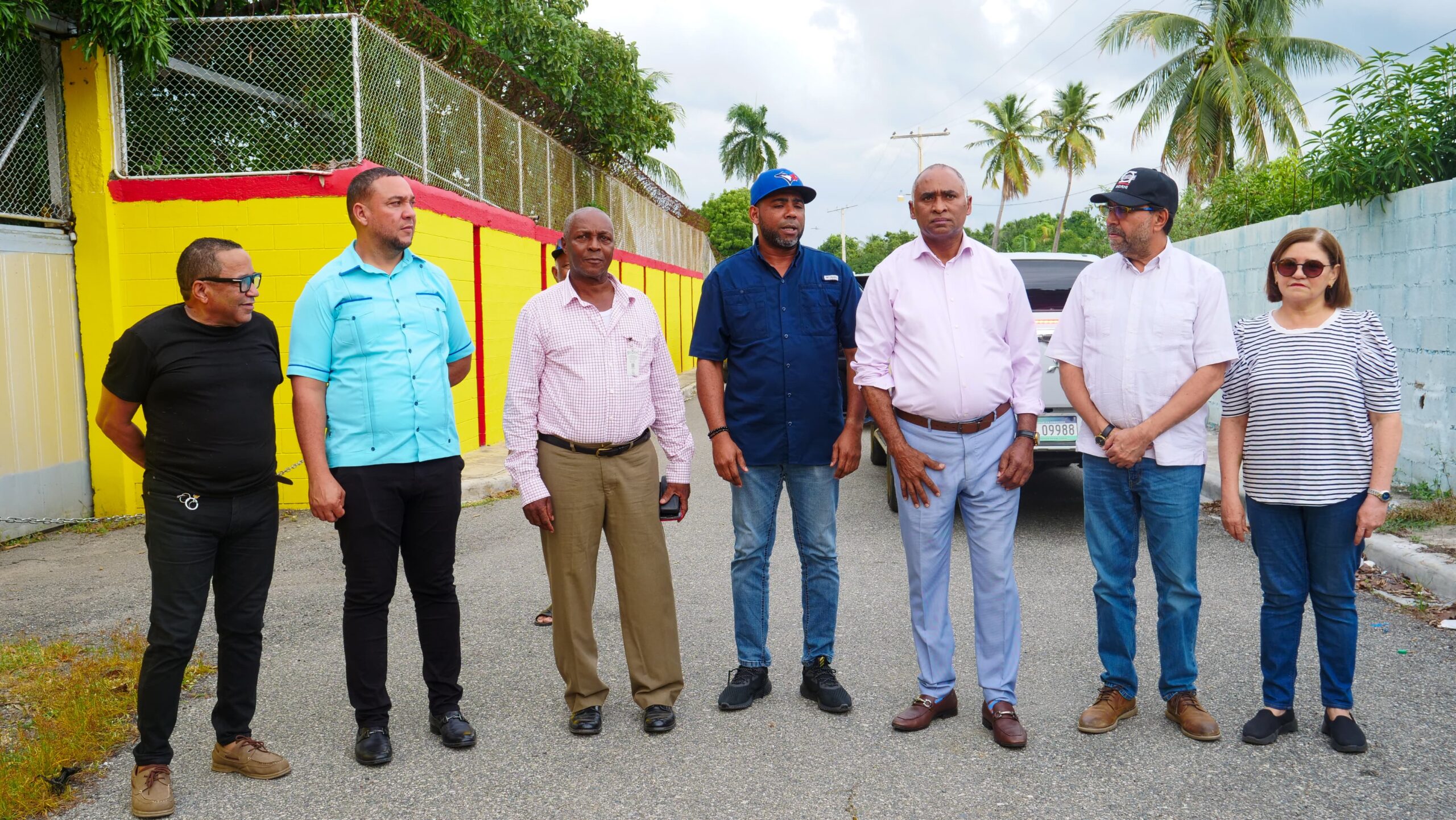 Senador Julito Fulcar y el INDRHI llevan soluciones a Matagorda y Santa Rosa, al igual que a productores de Cañafistol