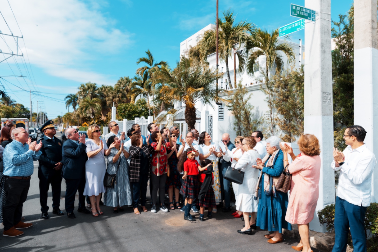 Alcaldía del Distrito Nacional develiza calle en honor a Gladys Gutiérrez