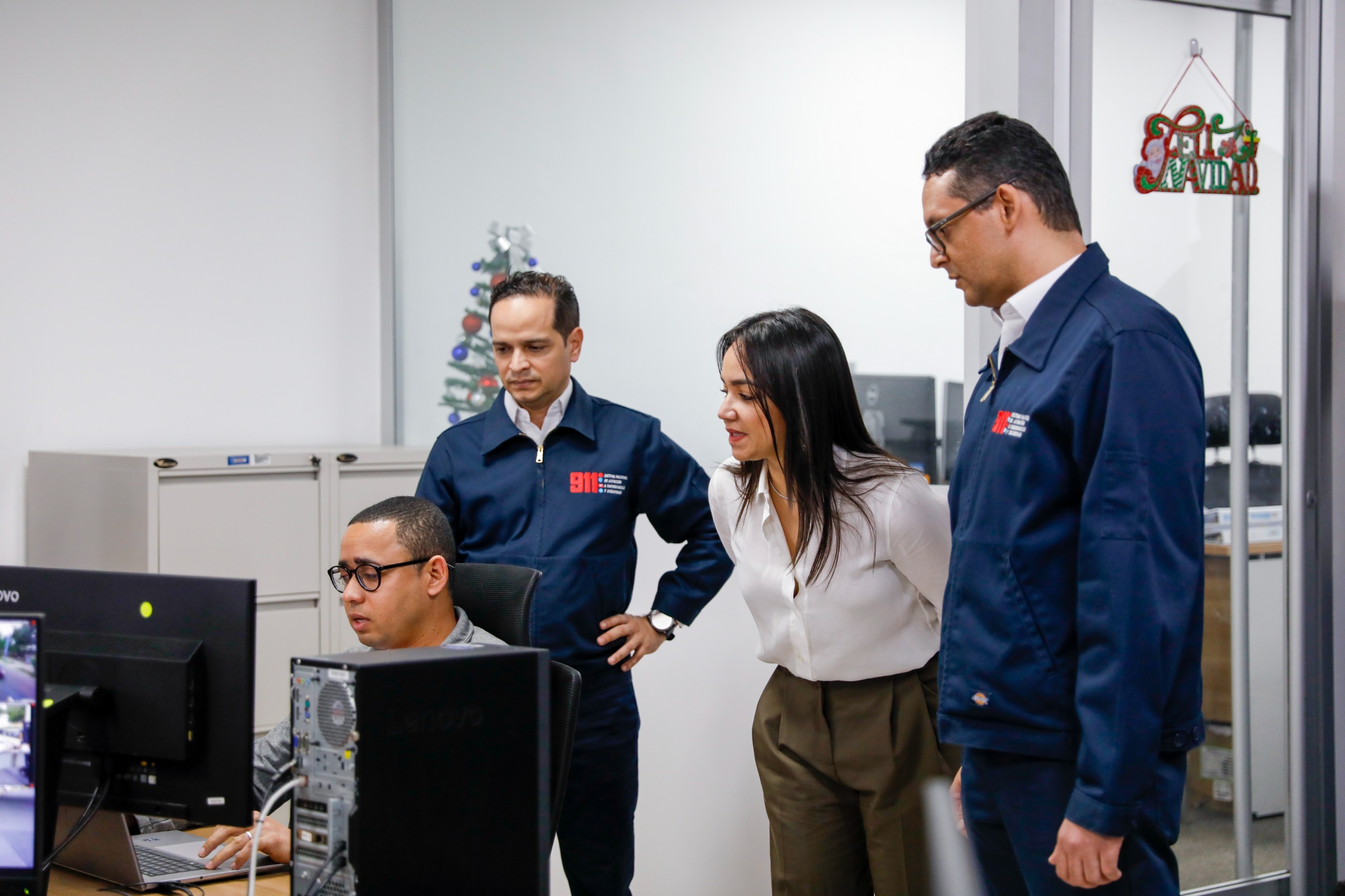 Ministra de Interior y Policía conoce innovaciones tecnológicas del 911