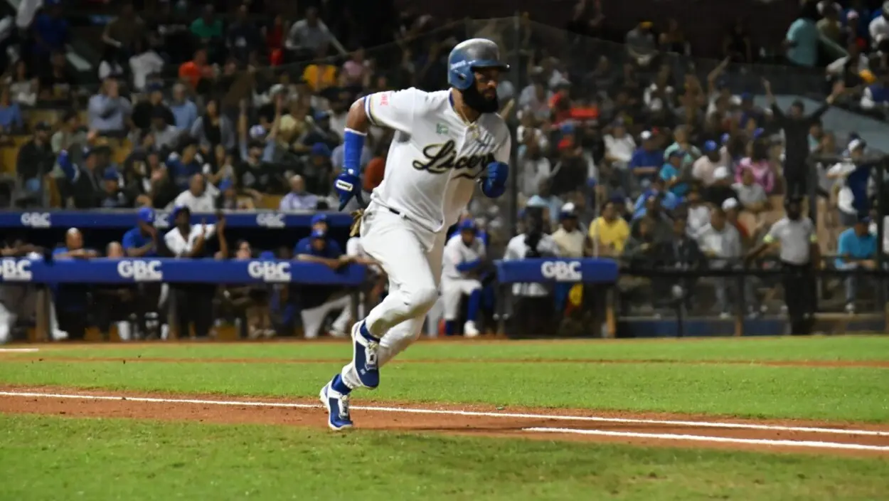 Licey castiga a las Águilas en histórico partido